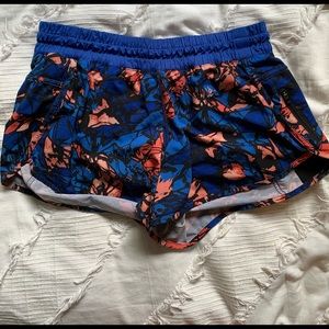 Lululemon tracker IV short